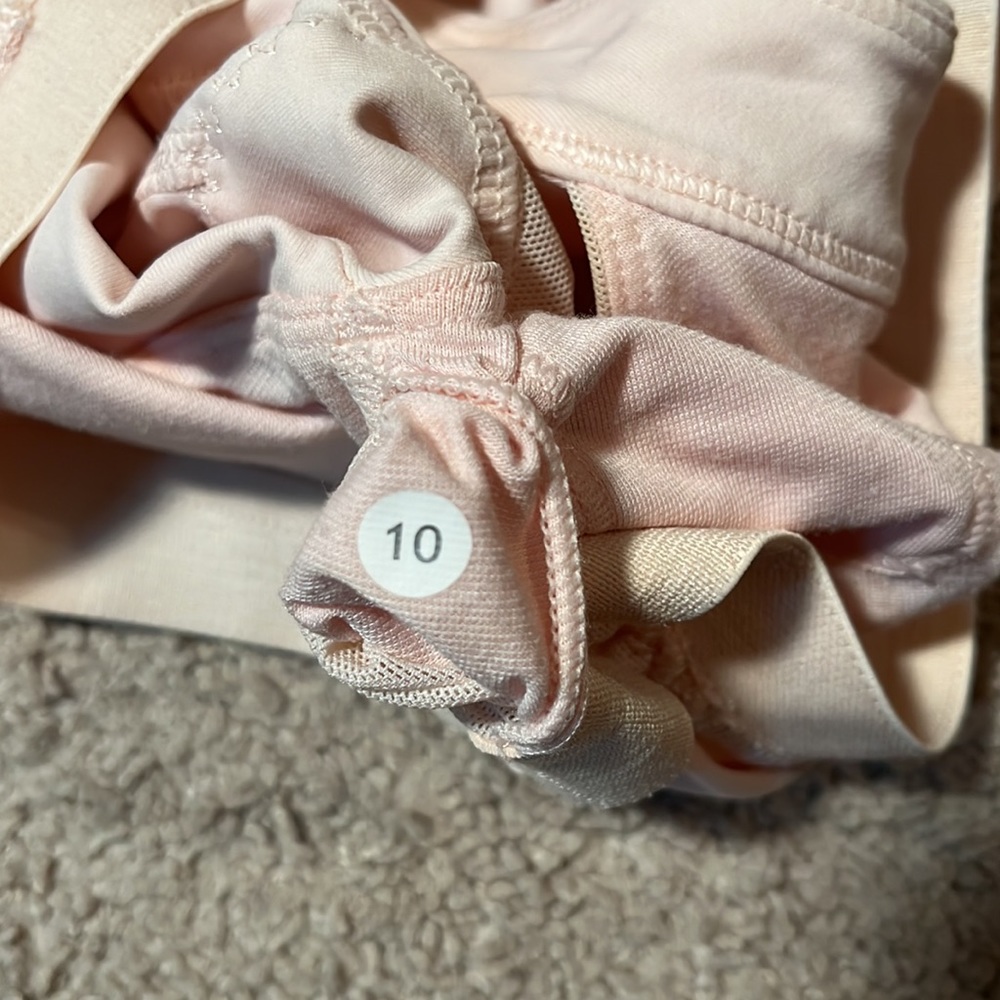 Lululemon Run Make It Count Tank Size 10 - image 8